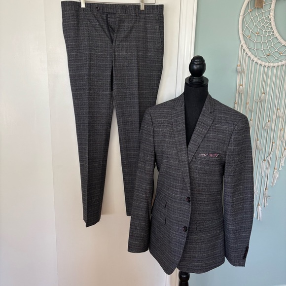 Paisley & Gray Slimfit Men's Gray Checkered Suit - Picture 2 of 13